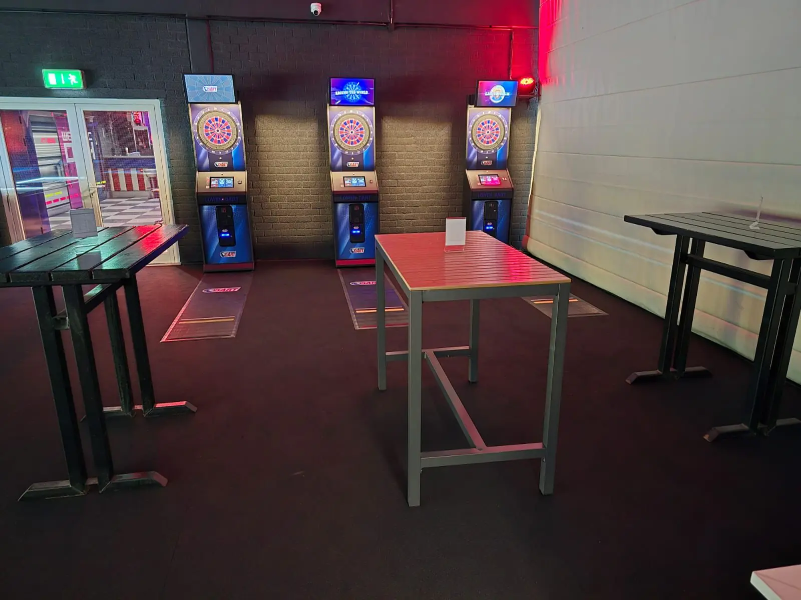 Dart-Automaten-Tische